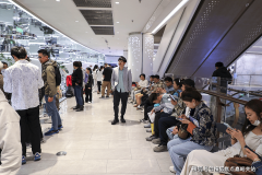 顾客和餐厅各留一